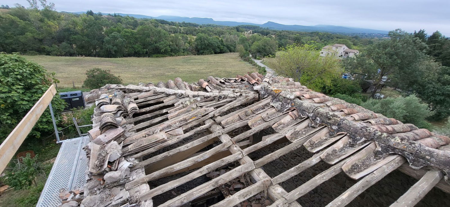 Toiture | St Ambroix, Alès, Uzès | La pierre d'angle